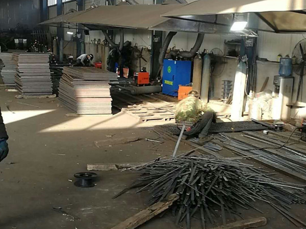 鋼格板車(chē)間